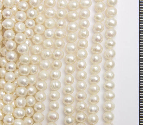Fine jewellery pearl necklaces